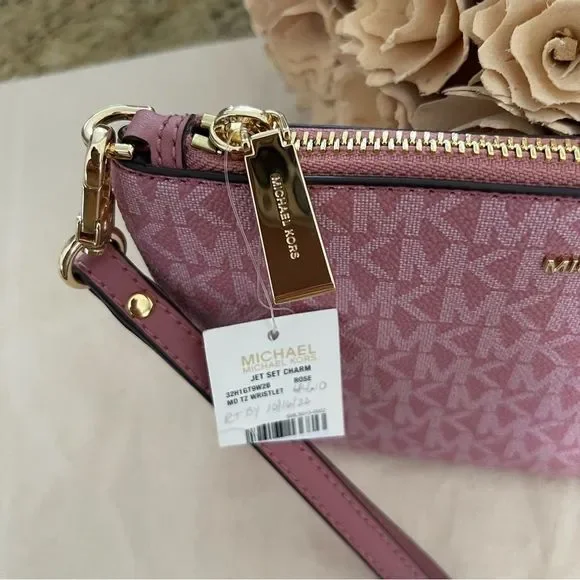 New Michael Kors 💕 jet set charm zip wirstlet - Picture 3 of 9